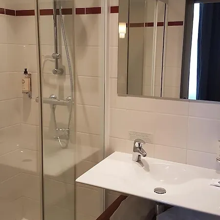 Western Le Duguesclin Hotel-restaurant Szálloda 3*