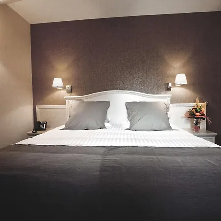 Western Le Duguesclin Hotel-restaurant 3*